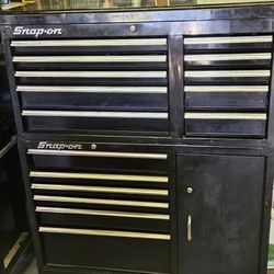 Heavy Duty Rolling Toolbox Full With Tools Including SnepOn, Metrics And Standards And Lots Of Grate Tools, Including Keys 