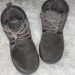 Ugg- Neumel li chukka Boot