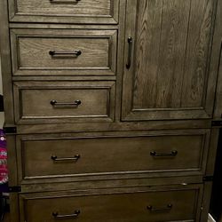 Harverty Vickery Creek Door Chest