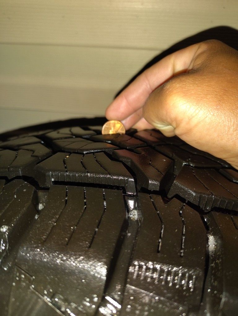 Tire For Sale 255/75R17