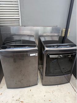 Washer and dryer set