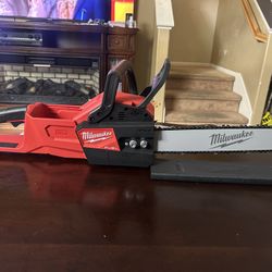 Milwaukee M18 Fuel 16” Chainsaw 