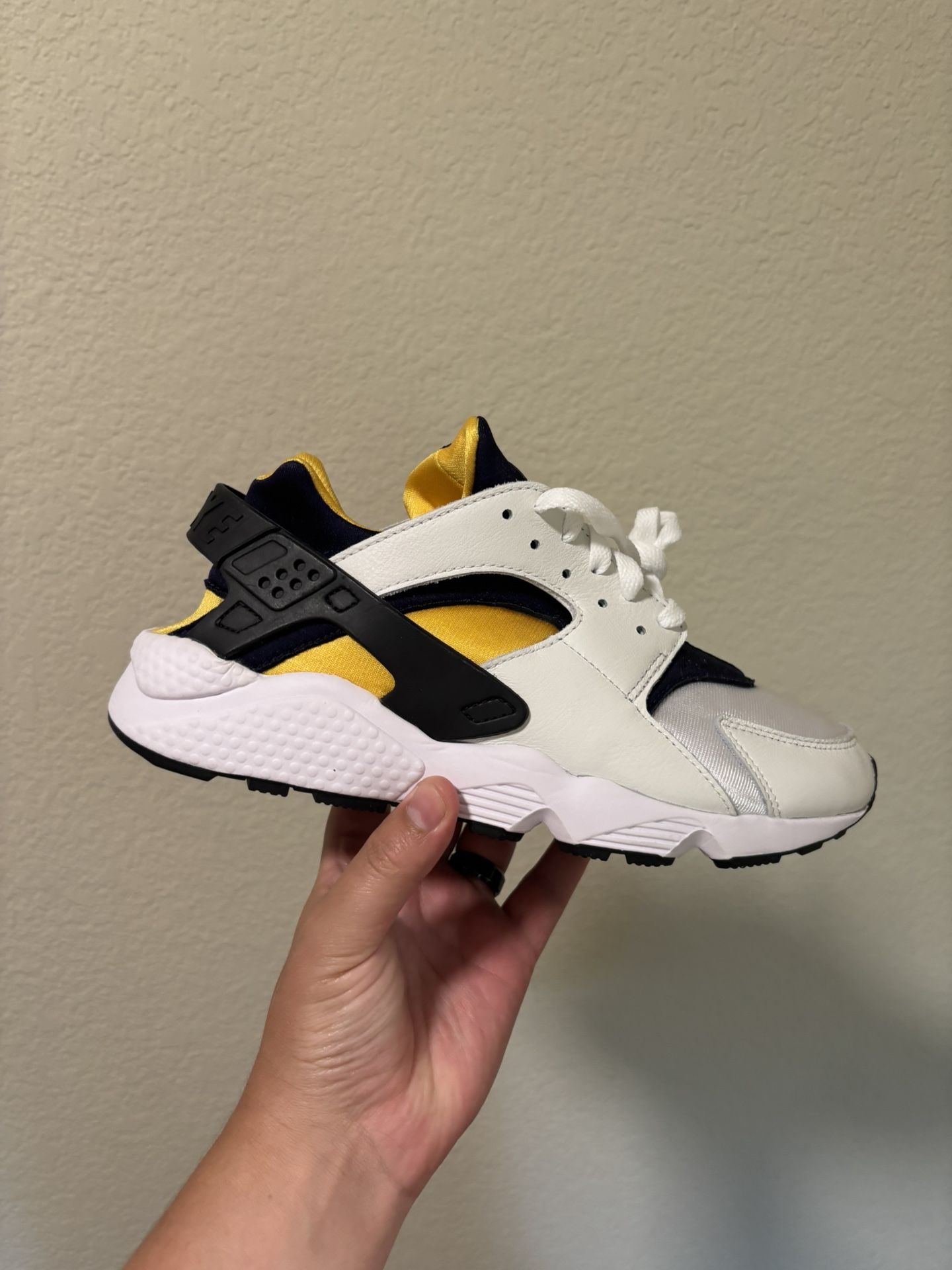 Nike Huarache Yellow And White
