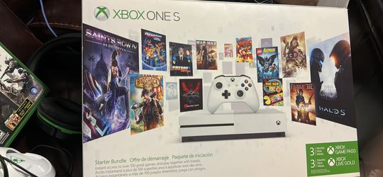 XBOX One S Rainbow Six Siege 1tb Disc Drive with Extras