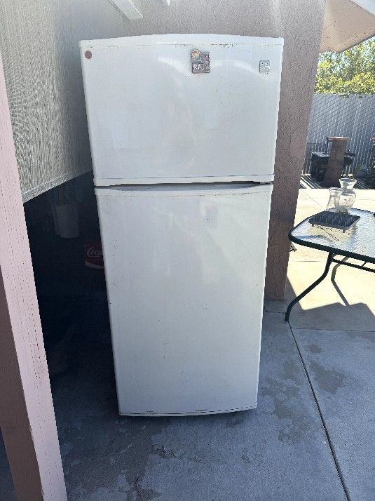 Kenmore Refrigerator 