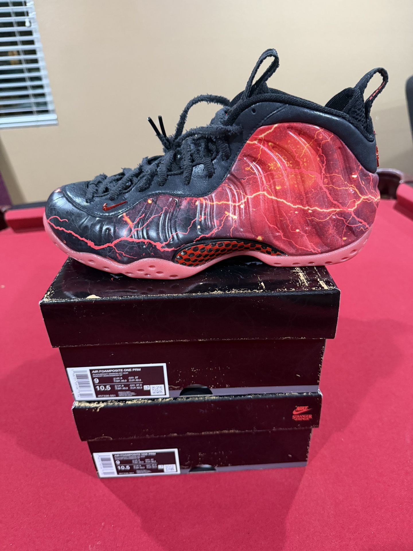 Nike Foam Stranger Things Size 9 Brand New