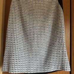 IVANKA TRUMP SKIRT Sz 8 KNEE LENGTH CHECKERED FRONT Striking shimmer DESIGN
