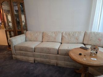 Sectional floral couch