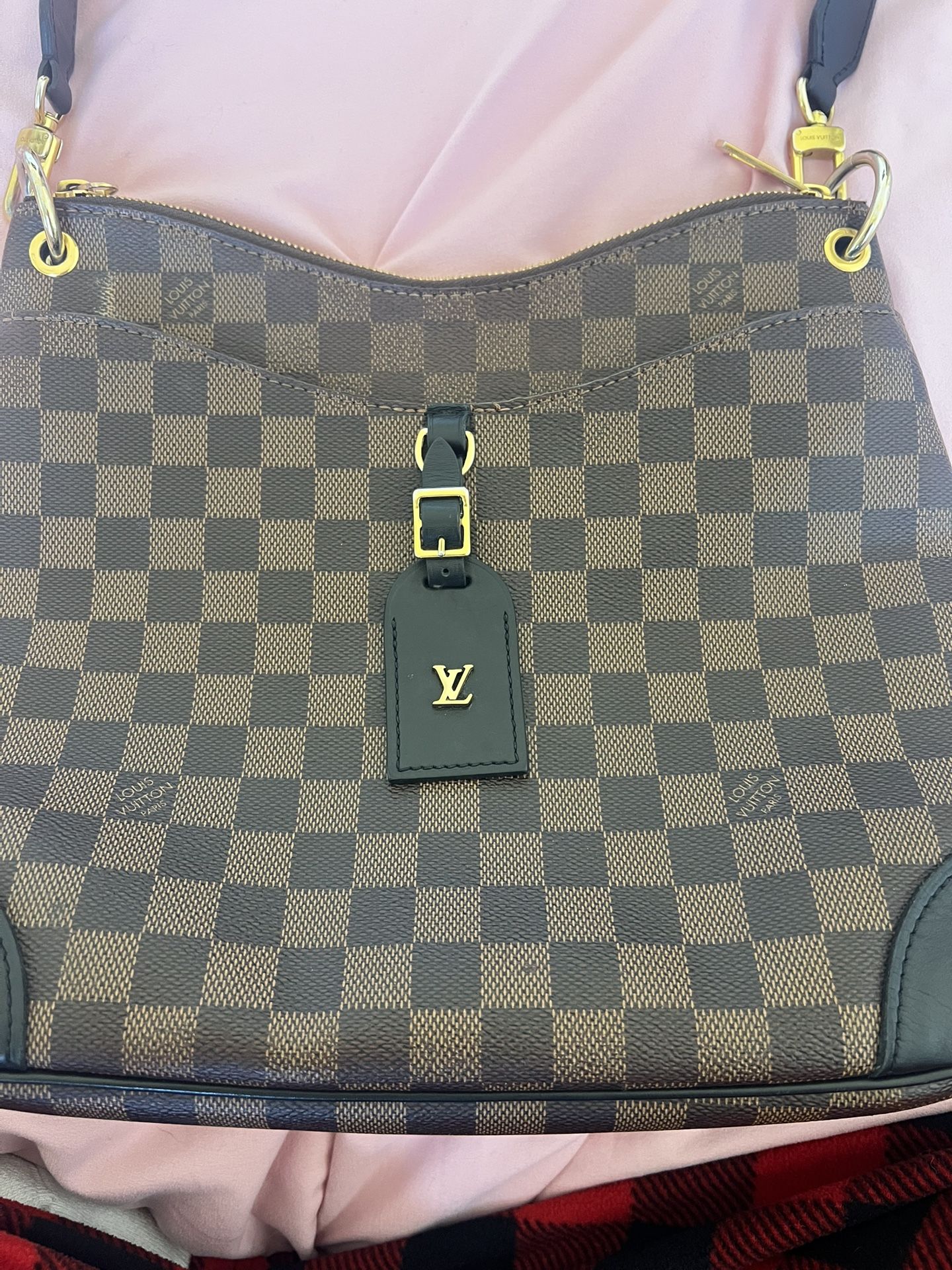 Louis Vuitton Bag (worth $2,458) (negotiable on price)
