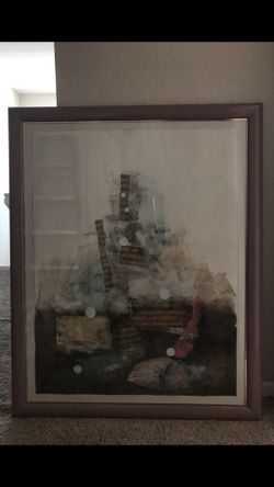 Art work, decor, paintings, photos.