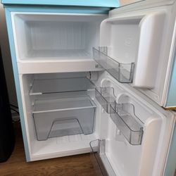 Galanz Mini Fridge With Freezer