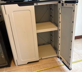 Storage cabinet
