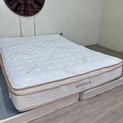 Like New, Fast Delivery Available — Saatva "Classic" Firm 11.5" Queen Mattress