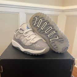Toddler sz 8c Air Jordan 11 Retro Low 