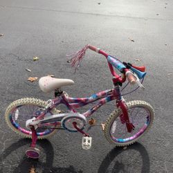 Girls Bike Pink Colour  Good condition  Functional 