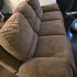 Selling Electric Recliner Couch 3 Seater 