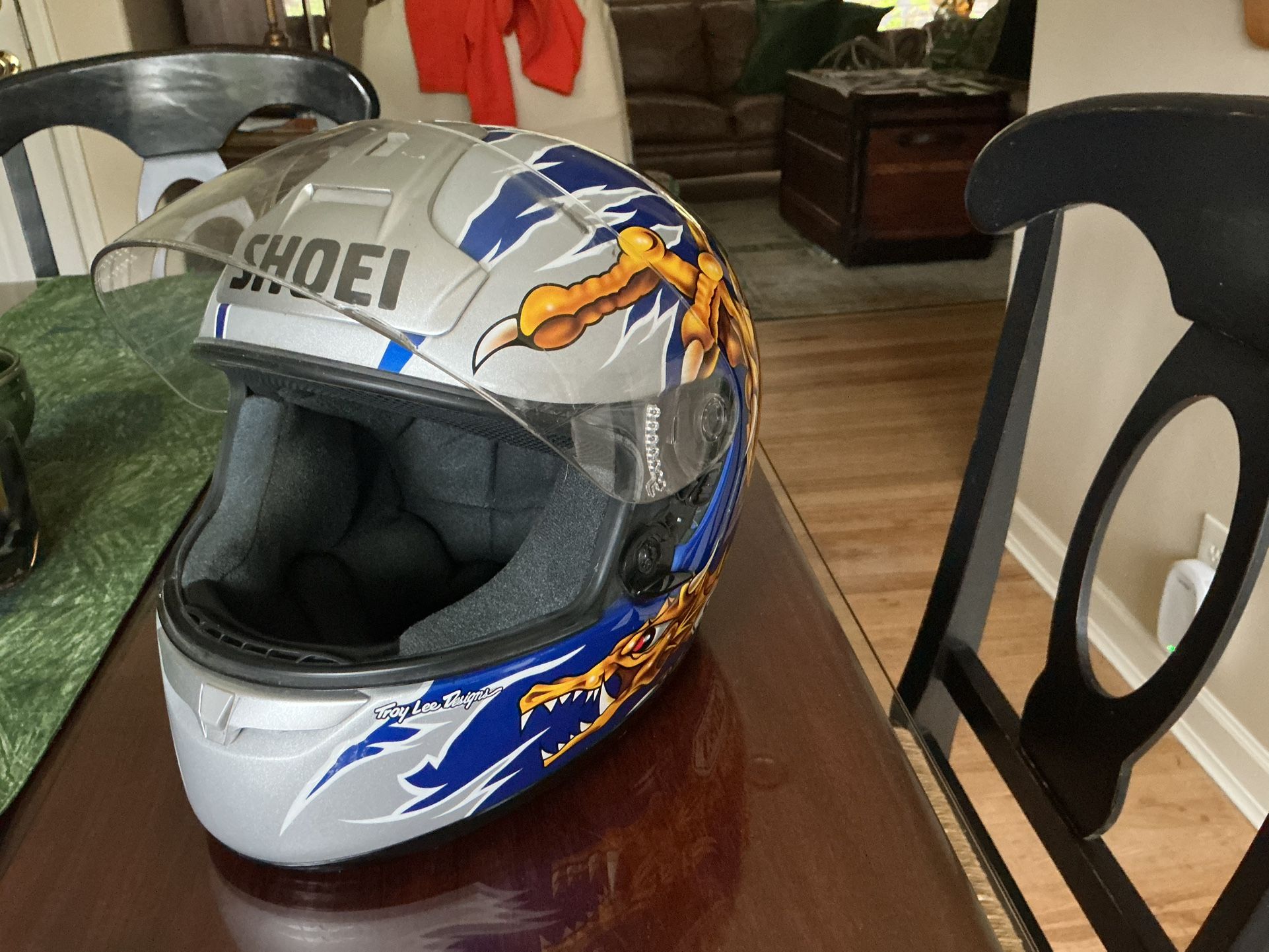 Helmet Shoei. Like New $95