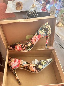 Gorgeous Heels Women’s Shoes Worn Once Size 9 $10