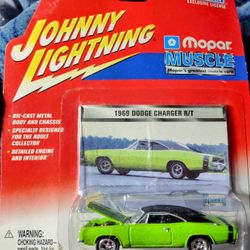 Johnny Lightning Sealed '69 Dodge Charger R/T Vintage 