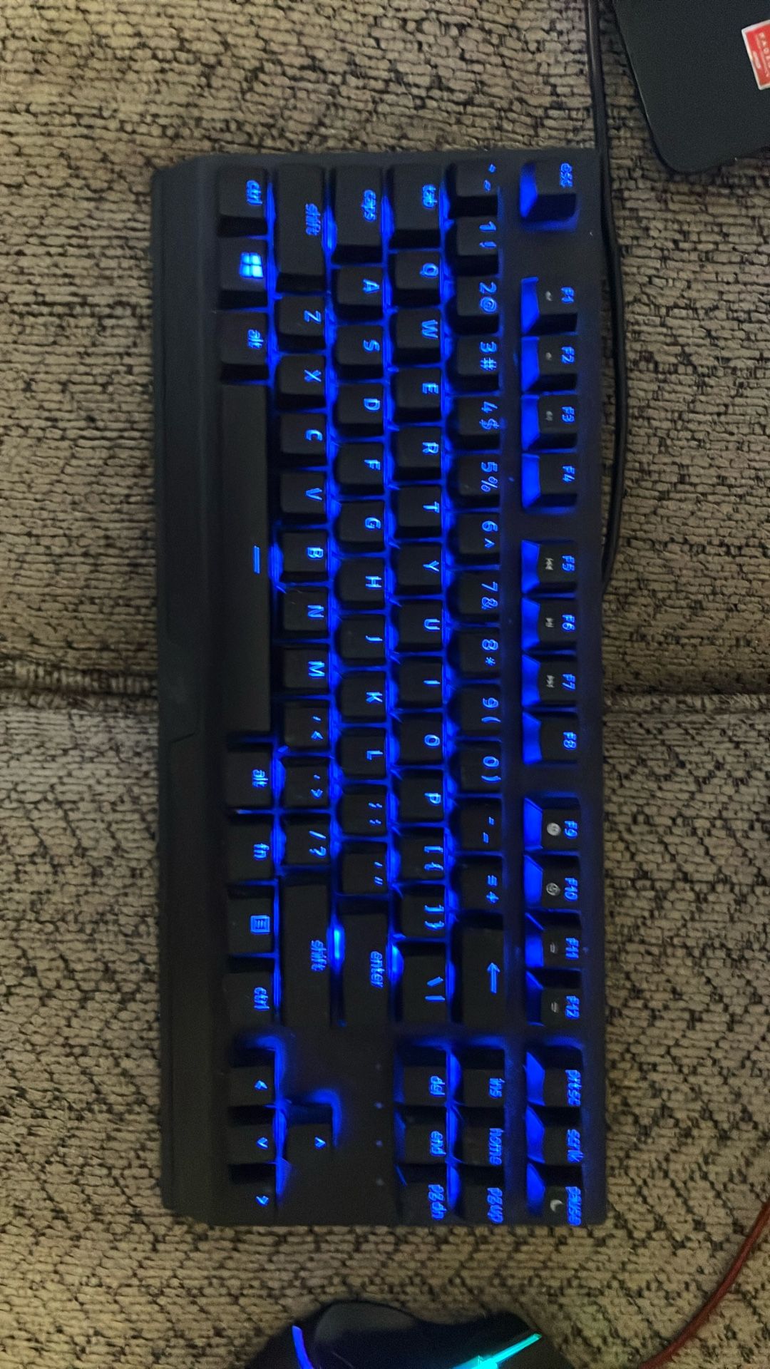 Razor Key Board Tenkey Less And Redragon Mouse