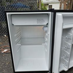 Whirlpool Mini Fridge 4.3 Cu.ft