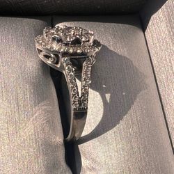 Daniel’s Jewelers Diamond Ring 14K Gold