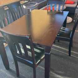 Dining Table +6 Chairs 