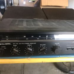 Realistic stereo receiver with speakers