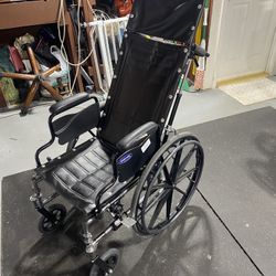 Invacare Tracer SX5 Reclining Wheelchair – Excellent Condition