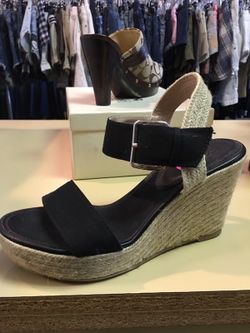 New York and company size 9 wedges
