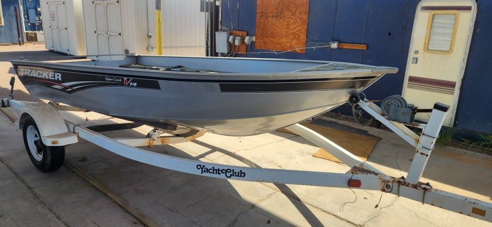 Tracker super Guide V14 aluminum boat with trailer