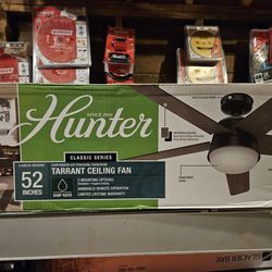 Hunter

Tarrant 52 in. LED Indoor/Outdoor Matte Black Ceiling Fan with Light and Remote(Firm 130.00)

