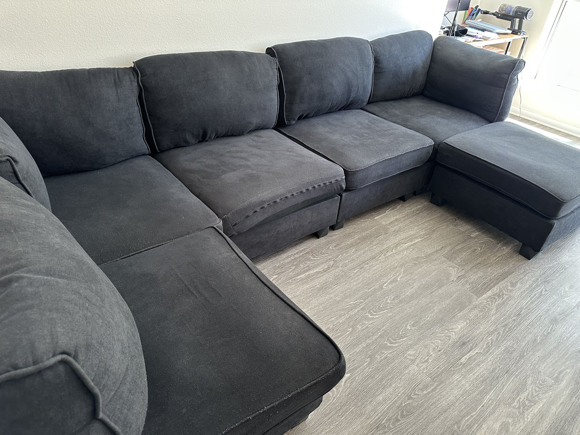Good Pre-owned 6 Large Seater Fabric Sectional Sofa