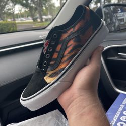 Tiger Vans 6Y