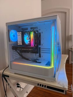 White IBUYPOWER Gaming PC