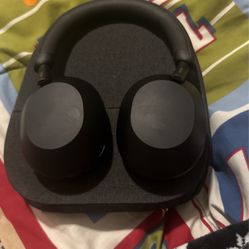 XM5’s headphones  
