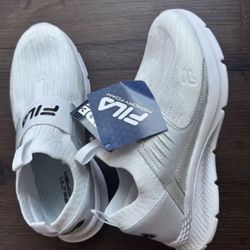 New FILA W Width Athletic Shoes for Women, Size 6.5