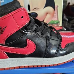 Jordan 1 Retro High OG size 5Y Sneakers