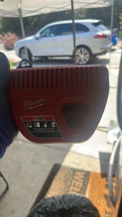 Milwaukee M12 Charger