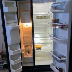 Refrigerator & Freezer New And In Great Shape 