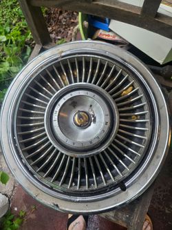 Imperial 60's hubcap
