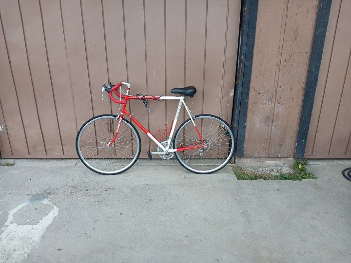 7 Speed Road Bike Schwin super sport