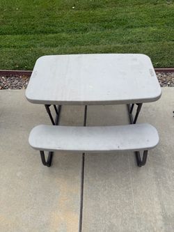 Kid foldable table