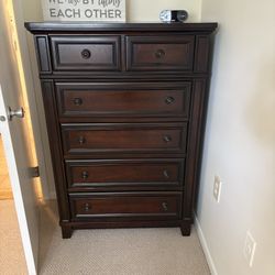Like New Two Pieces Furniture No Scratches