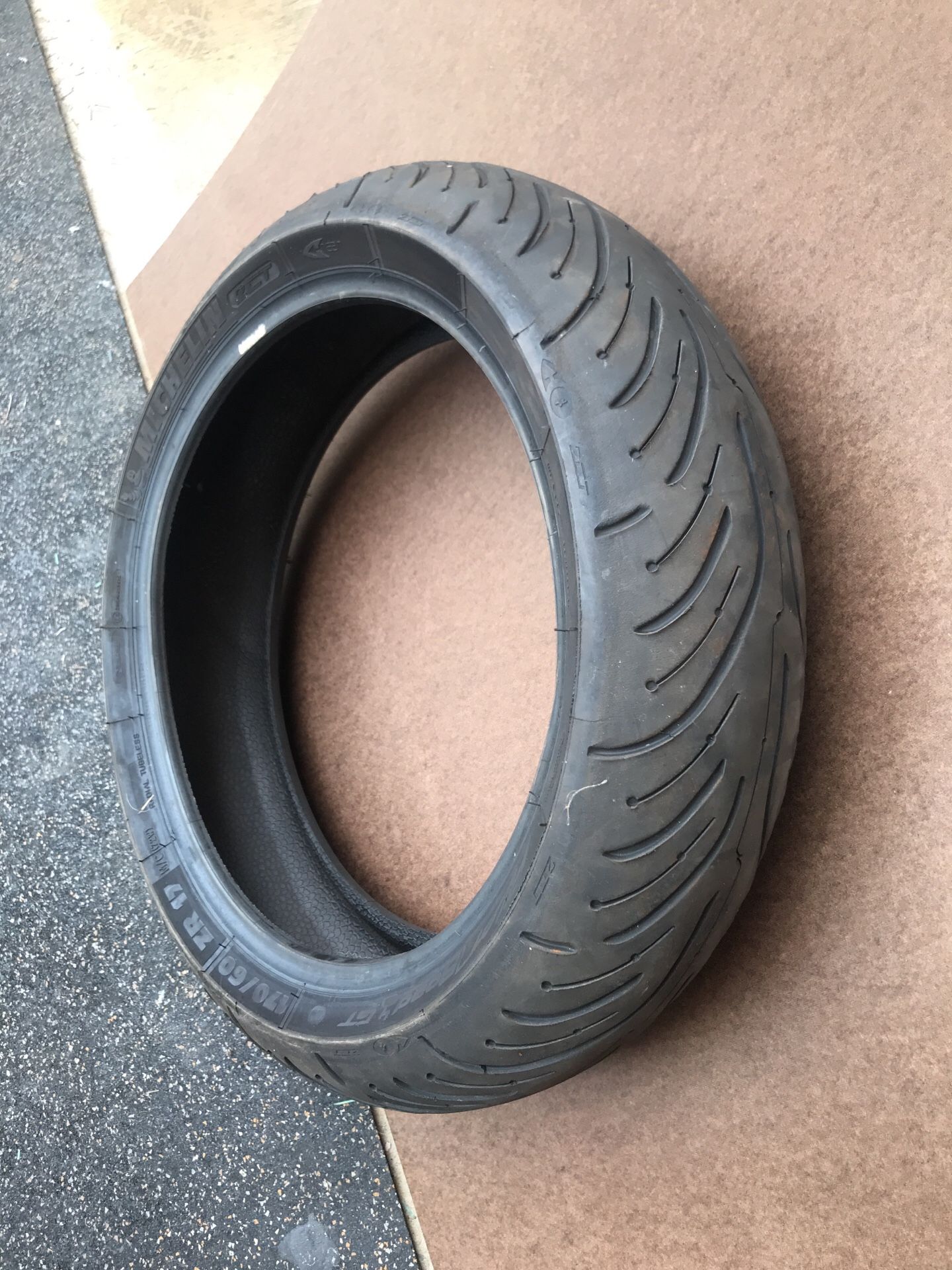 Motorcycle tire 170/60/17