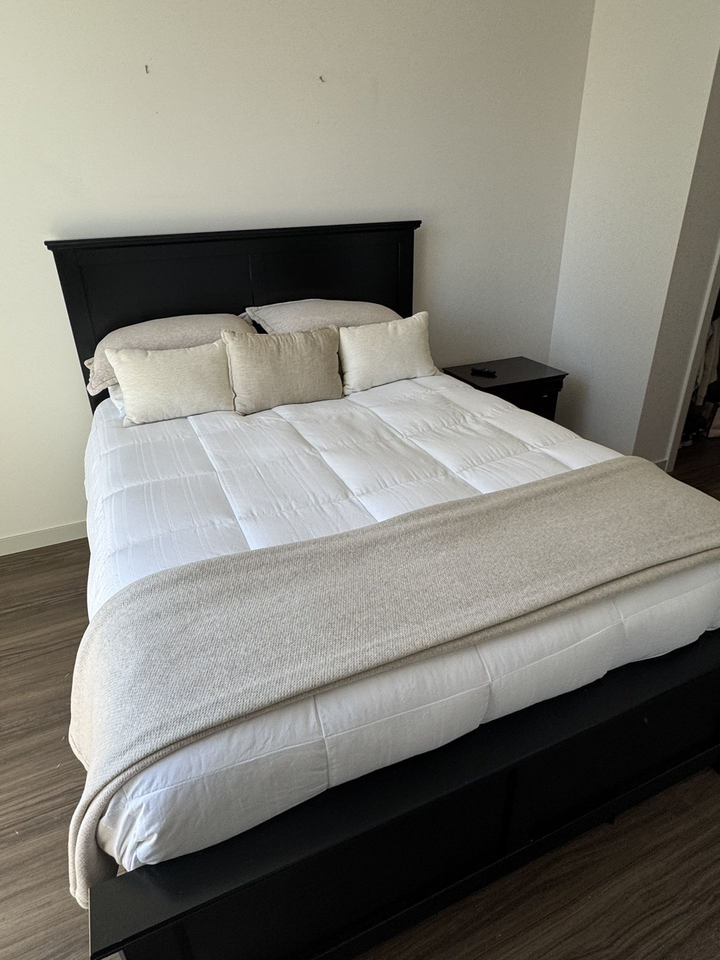 Queen Bed And Mattress