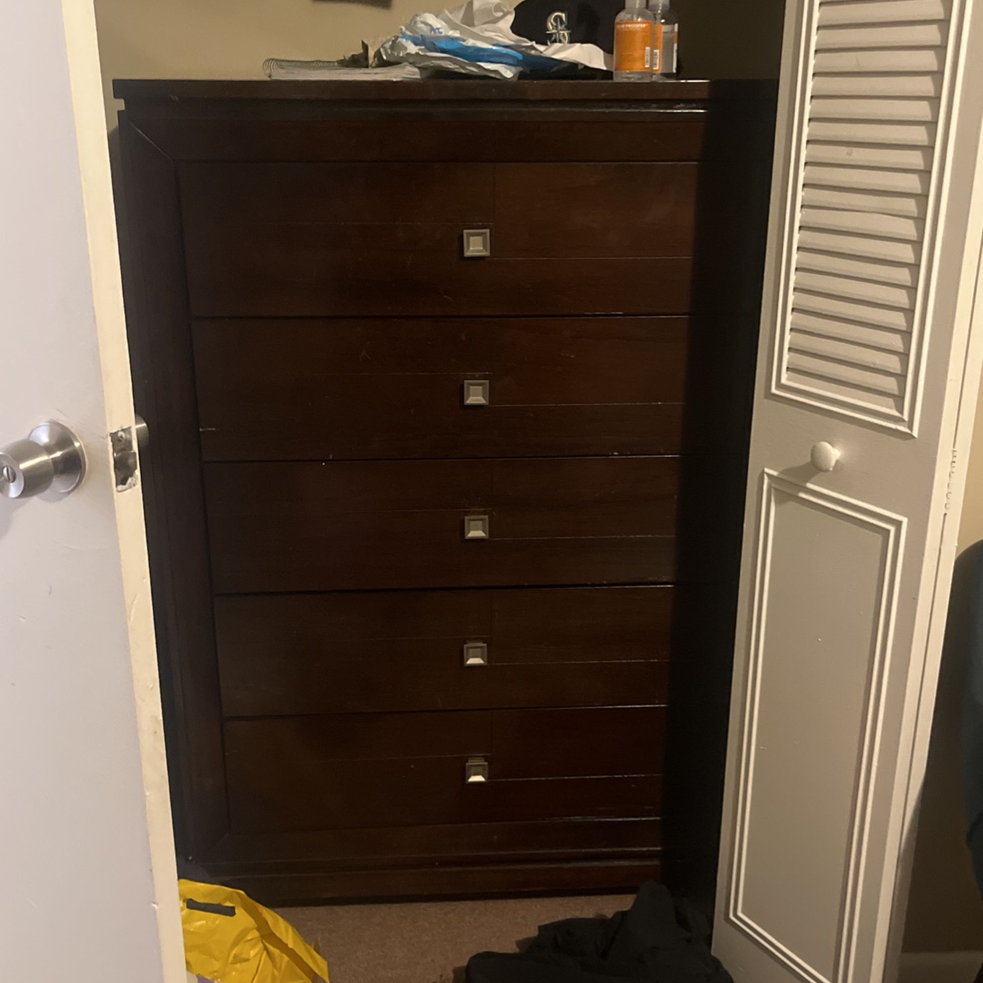 It comes along with the dresser