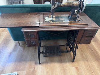 Vintage White Rotary Treadle Sewing Machine – Complete with Original Attachments & Manual