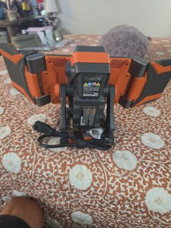 RIDGID 18V & OR PLUG IN PANNEL LIGHT