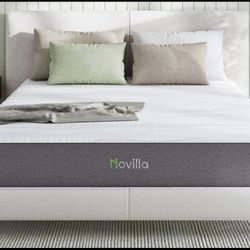 Like New Queen Gel Memory Mattress 12"